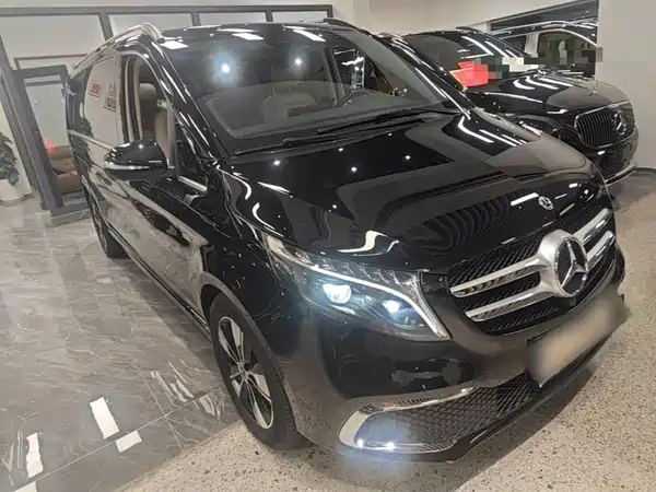 Mercedes-Benz V-Class 2022, фото 22