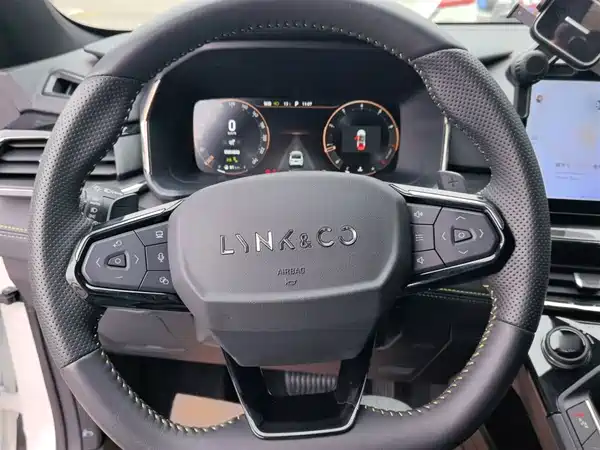 Lynk & Co 06 2023, фото 3