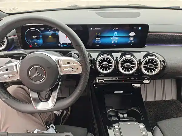 Mercedes-Benz A-Class 2022, фото 9