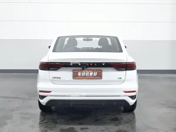 Geely Emgrand 2026, фото 4