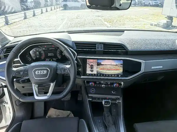 Audi Q3 2023, фото 5