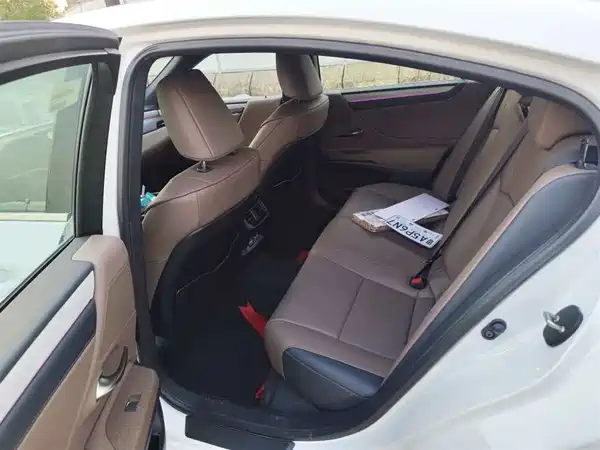 Lexus ES 2025, фото 7