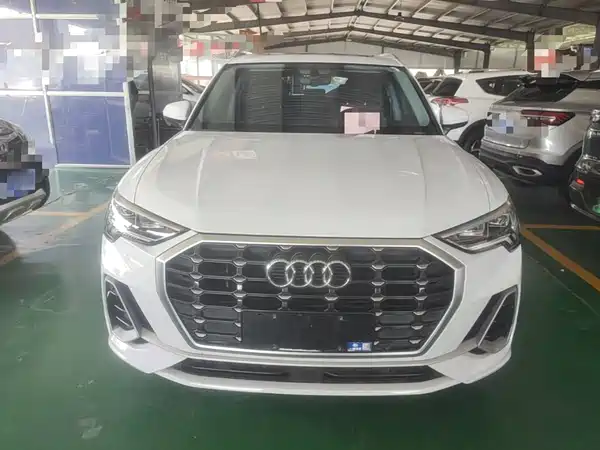 Audi Q3 2022, фото 2