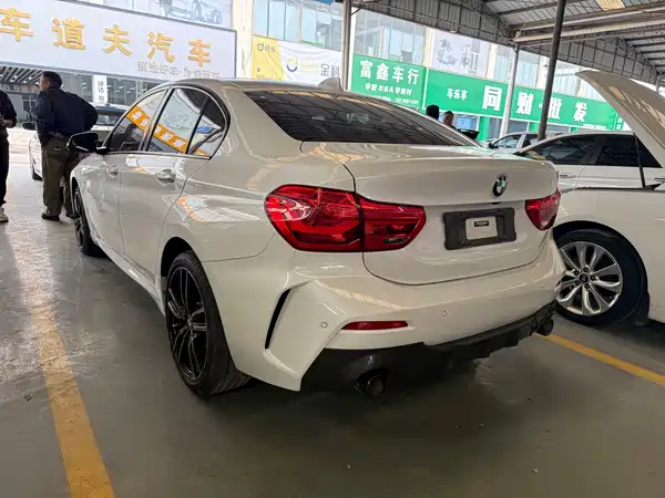 BMW 1 Series 2022, фото 4