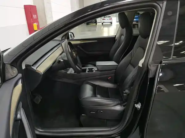 Tesla Model Y 2022, фото 10