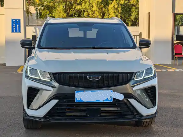 Geely Coolray 2023