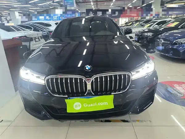 BMW 5 Series 2022, фото 2