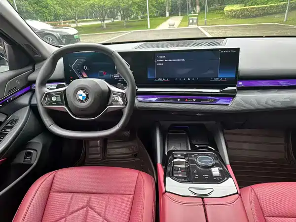 BMW 5 Series 2025, фото 6