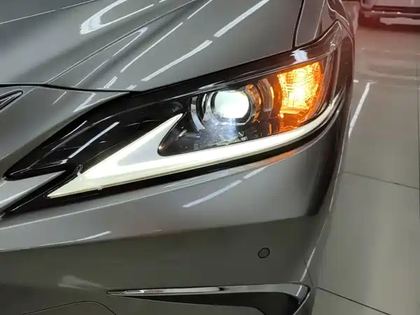 Lexus ES 2023, фото 23
