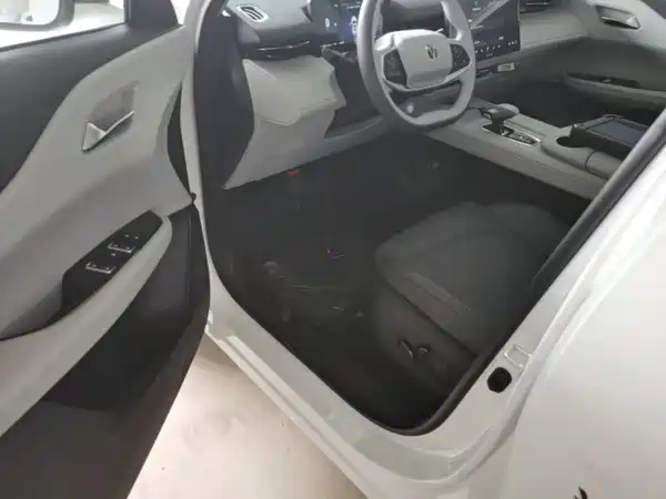 Changan UNI-Z PHEV 2025, фото 15