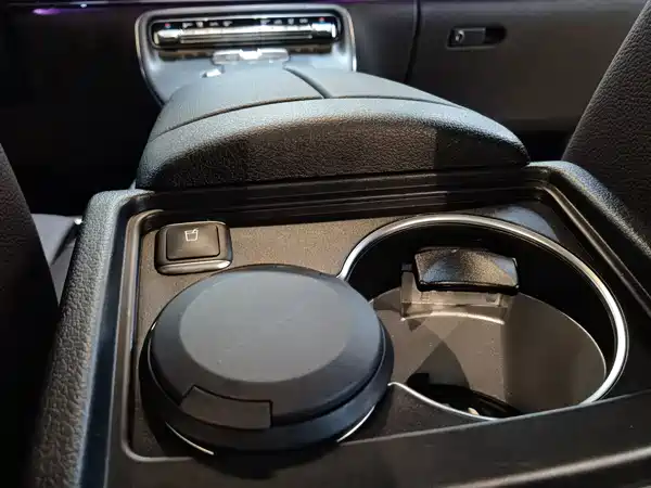 Mercedes-Benz V-Class 2024, фото 21