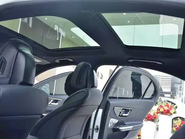 Mercedes-Benz C-Class 2024, фото 14