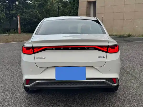 Geely Emgrand L 2022, фото 5