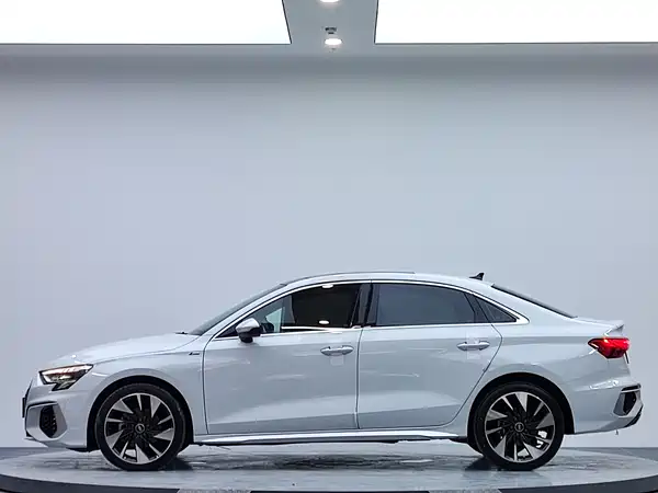 Audi A3 2022, фото 5