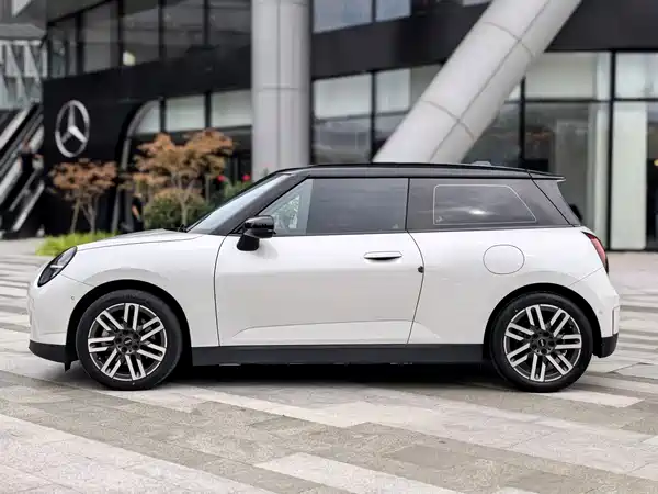 MINI Cooper SE 2024, фото 8