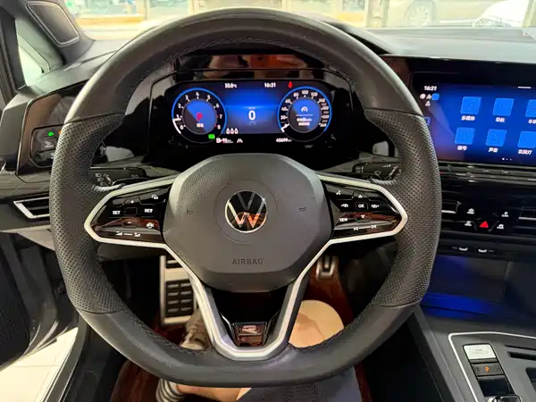 Volkswagen Golf 2023, фото 12