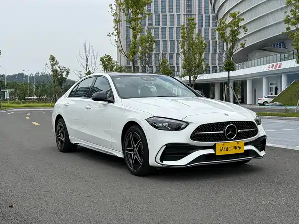 Mercedes-Benz C-Class 2025, фото 9
