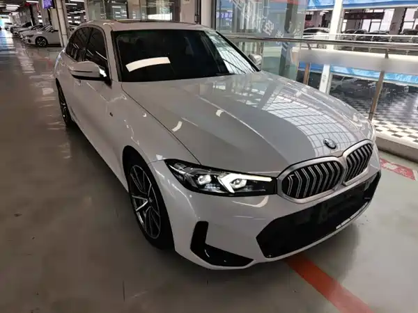 BMW 3 Series 2024, фото 3