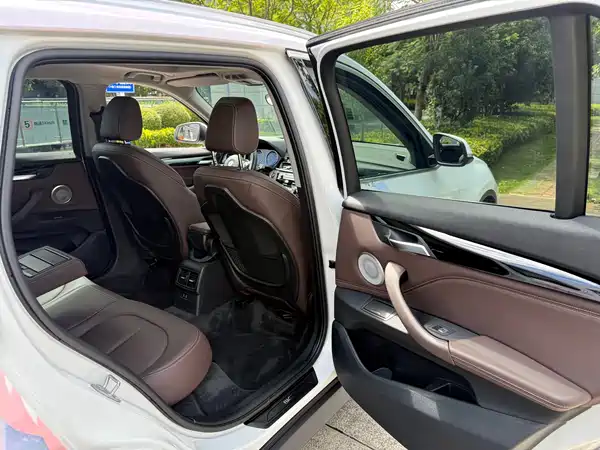 BMW X1 2022, фото 43