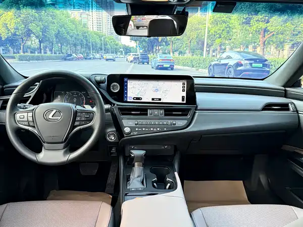 Lexus ES 2022, фото 6