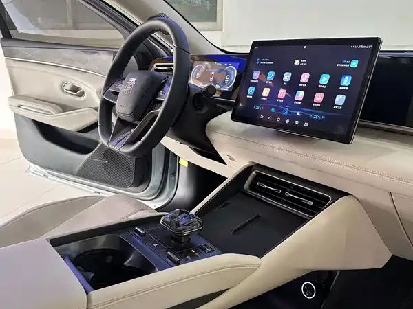 BYD Qin L 2024, фото 18