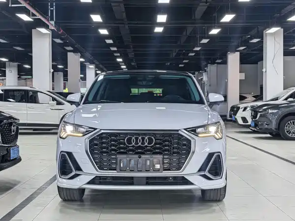 Audi Q3 Sportback 2022, фото 2