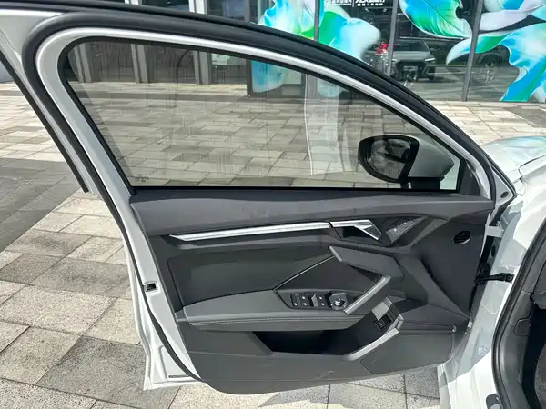 Audi A3 2023, фото 11