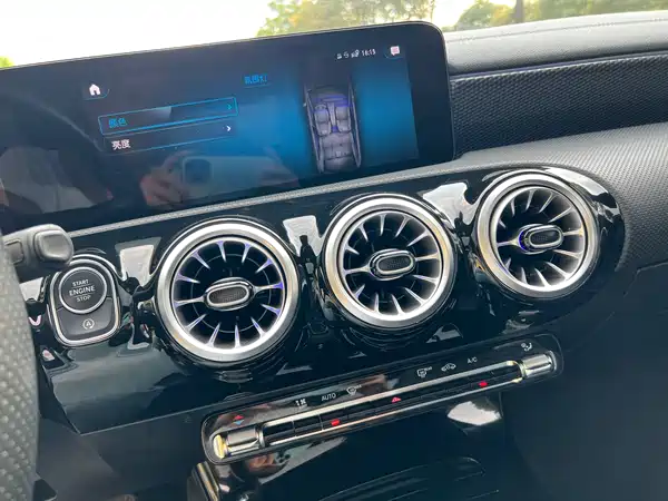 Mercedes-Benz A-Class 2022, фото 17