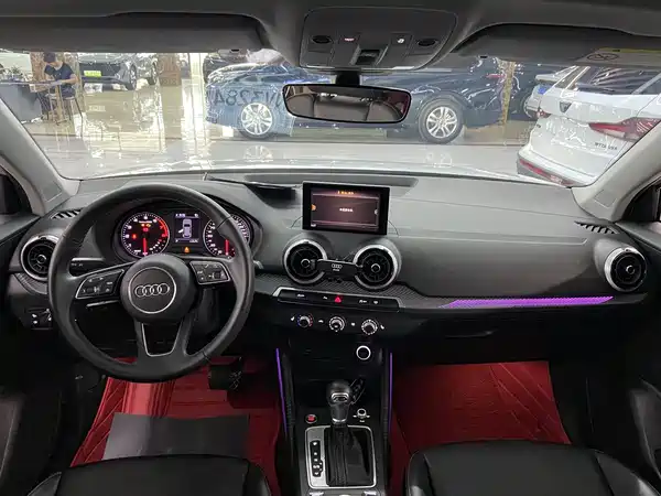 Audi Q2L 2022, фото 9