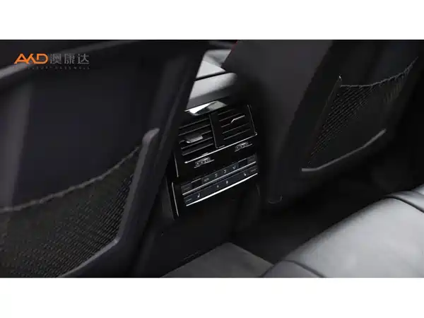 Volkswagen Touareg 2022, фото 9