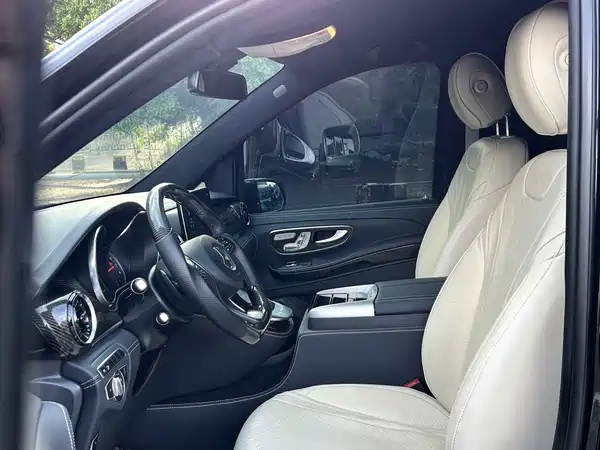 Mercedes-Benz V-Class 2022, фото 6