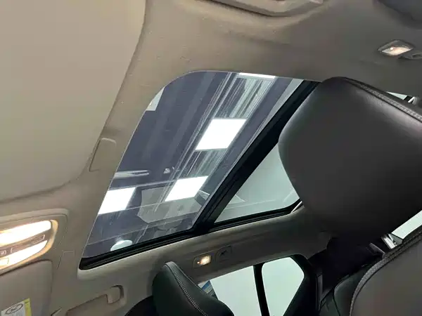 Volvo XC40 2023, фото 9
