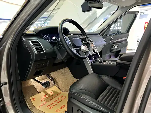Land Rover Discovery 2023, фото 6