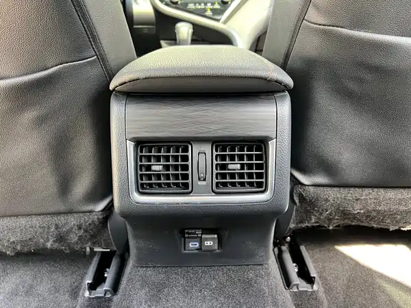 Toyota Camry 2023, фото 20