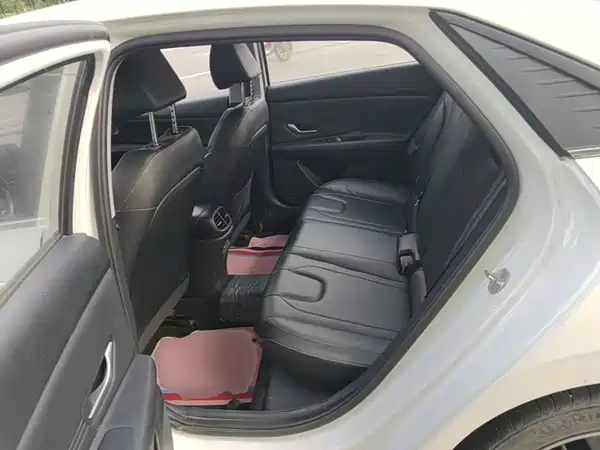 Hyundai Elantra 2022, фото 16