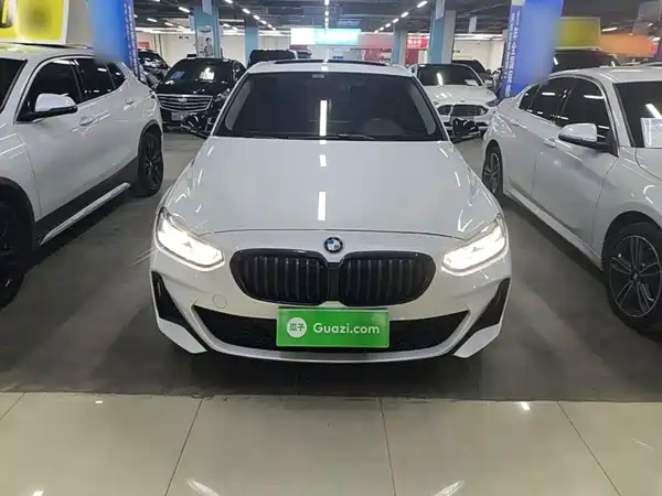 BMW 1 Series 2022, фото 2