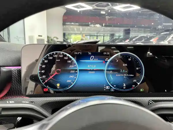 Mercedes-Benz A-Class 2022, фото 9
