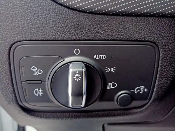 Audi Q2L 2022, фото 13