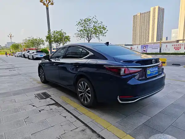 Lexus ES 2022, фото 5