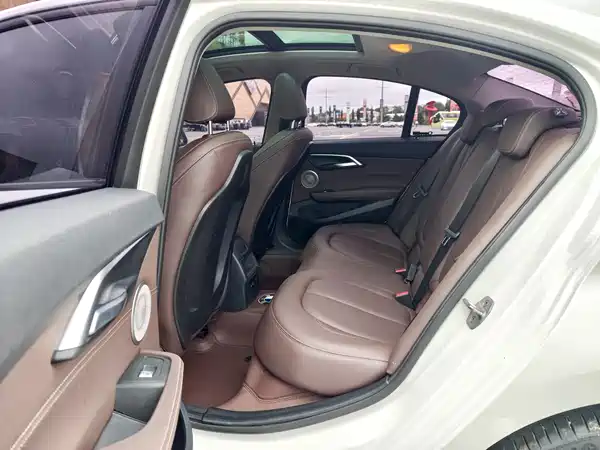 BMW 1 Series 2022, фото 19