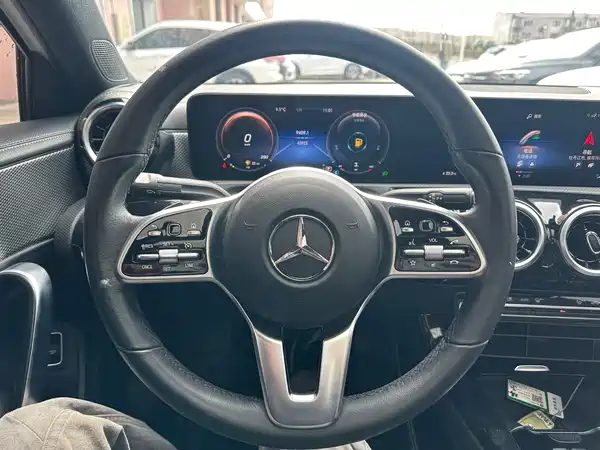 Mercedes-Benz A-Class 2022, фото 11