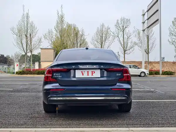 Volvo S60 2025, фото 8