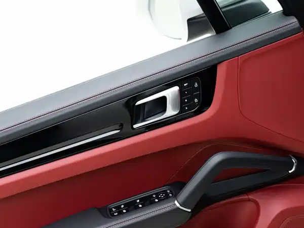 Porsche Cayenne PHEV 2021, фото 15