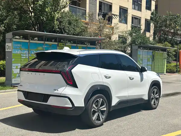 Geely Boyue L 2025, фото 4