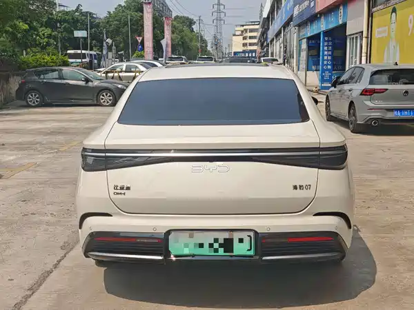 BYD Seal 07 DM-i 2025, фото 5