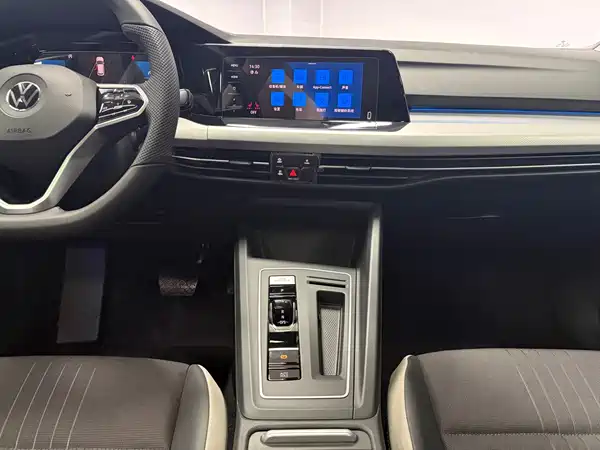 Volkswagen Golf 2023, фото 8