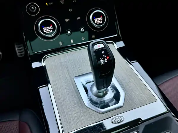 Land Rover Range Rover Evoque PHEV 2023, фото 15