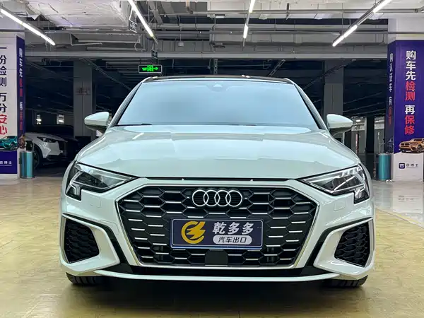 Audi A3 2023, фото 2