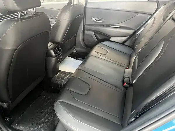 Hyundai Elantra 2023, фото 5