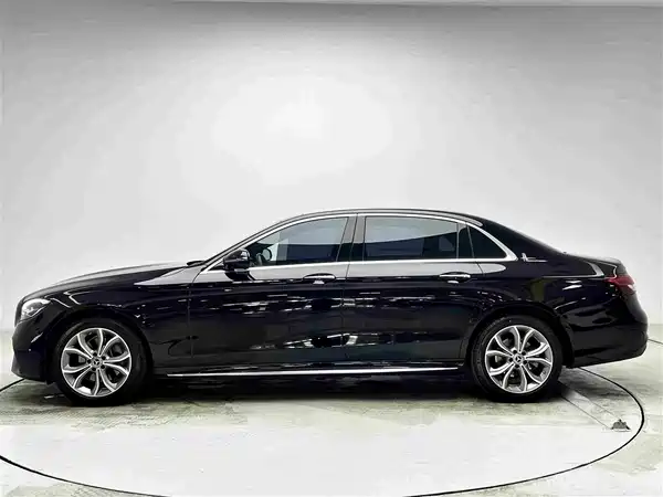 Mercedes-Benz E-Class 2023, фото 21